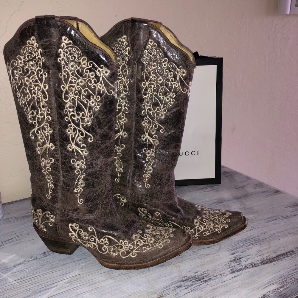 Corral boots
